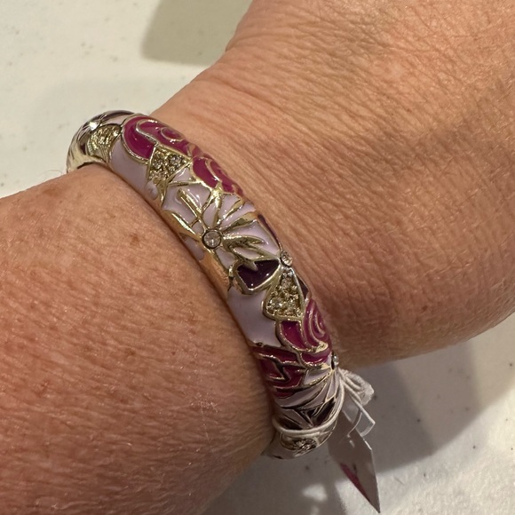 NWT Sequin by Nordstrom Clamper Bracelet-gold tone Floral print in pink & purple - Picture 2 of 13